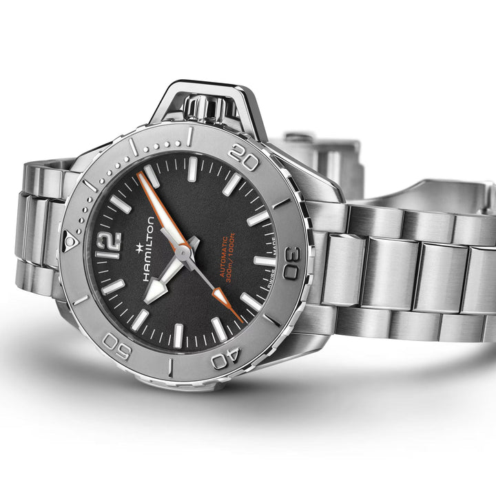 Khaki Navy Silver/SS Black Dial