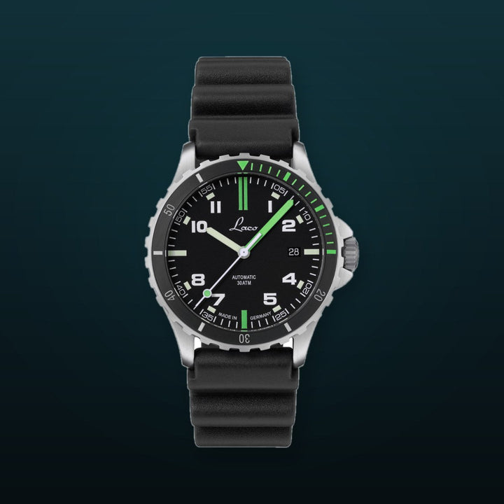 Amazonas 39 Black Rubber Black Dial