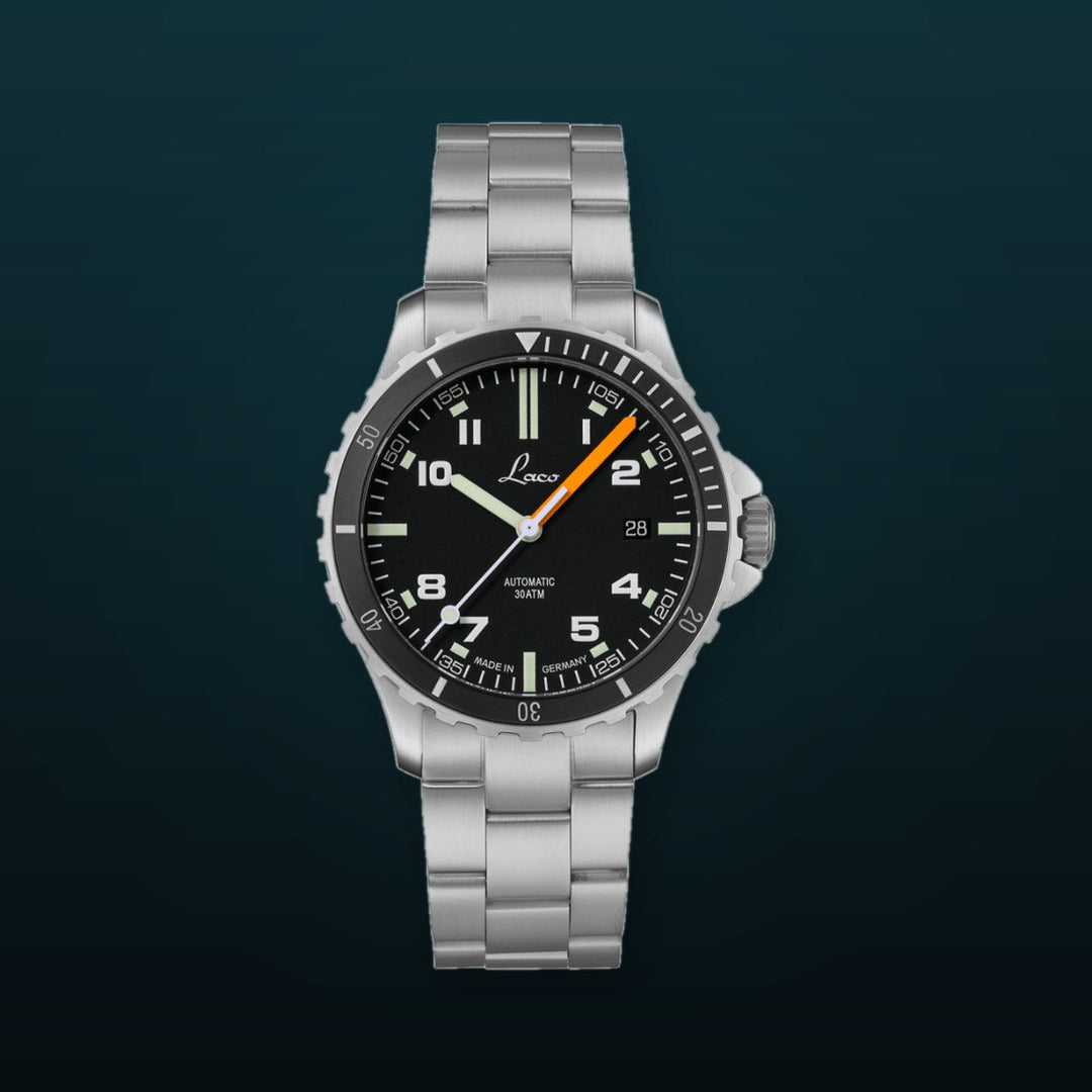 Himalaya 39.MB Stainless Bracelet Black Dial