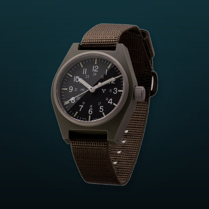 General Purpose Quartz Black Sterile/Nylon Matte Black Dial