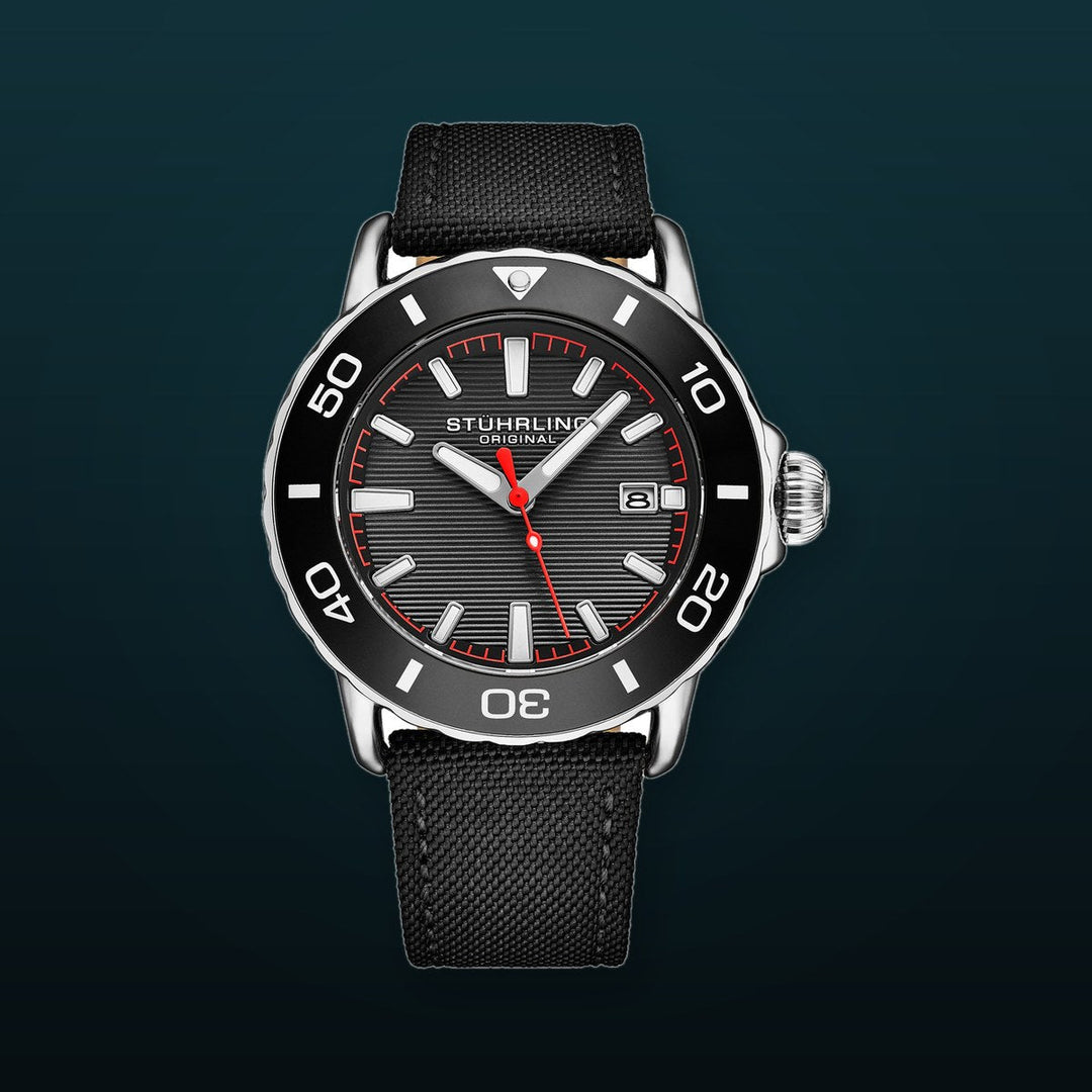 Voyager 4049 44mm Black Black Dial