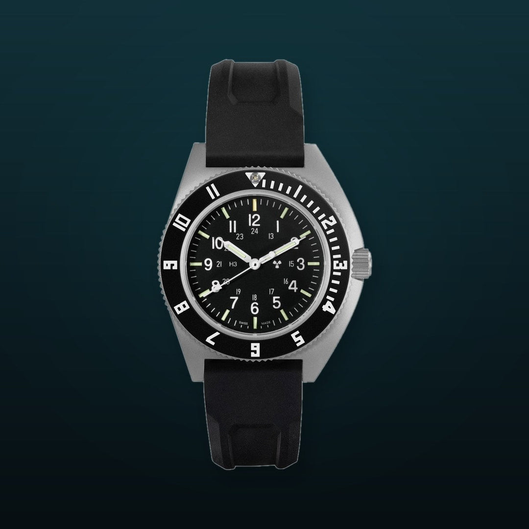 NAV, QUARTZ, SAPH, STE, COL: SS/BKPS 3PC RUBBER Black Sterile/3pc Rubber | Black Dial