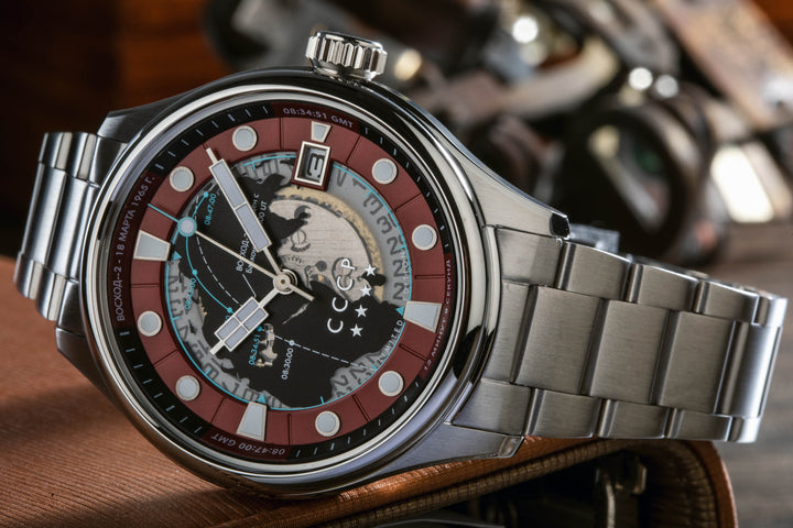 SPACE LEONOV RED / STAINLESS STEEL | Red Dial