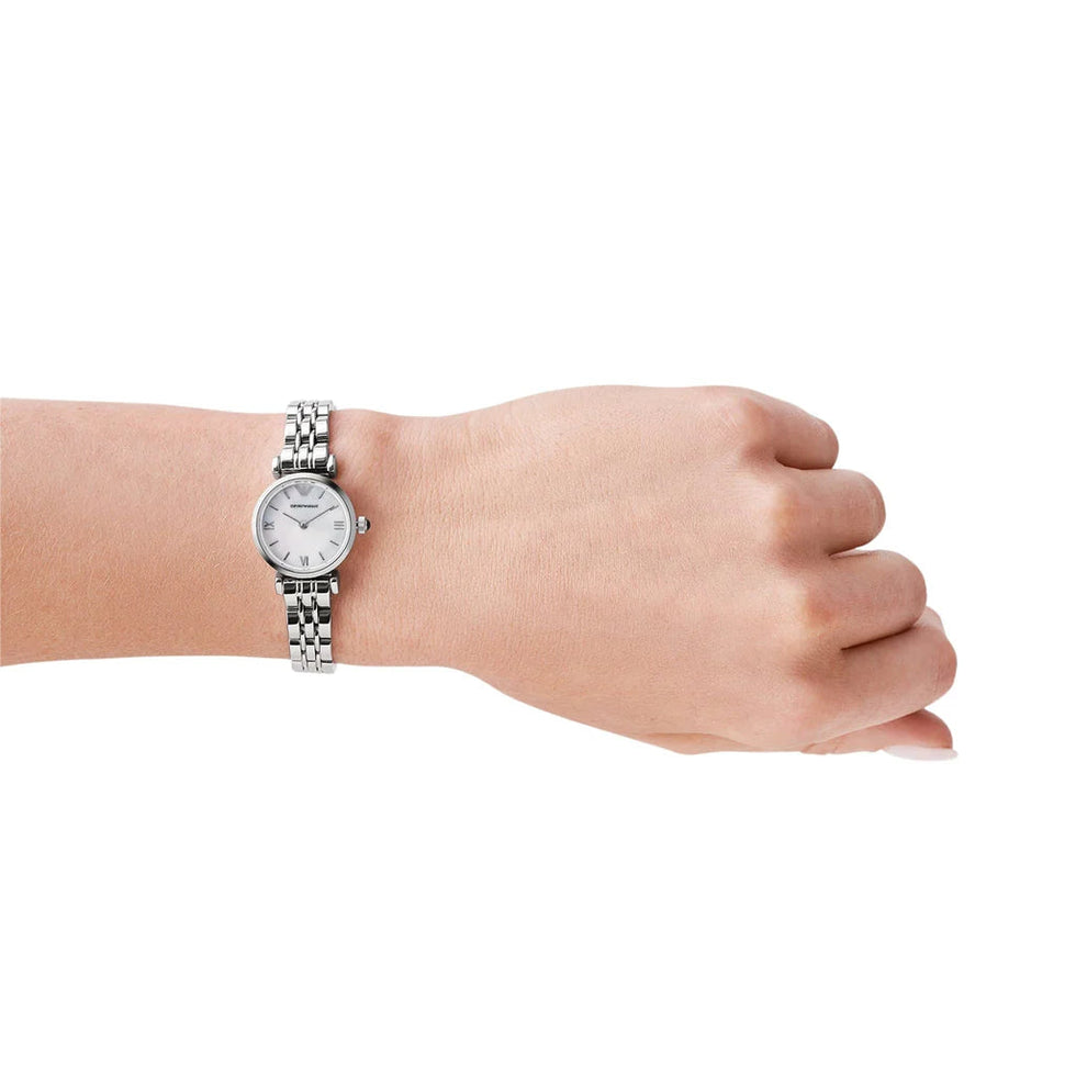 Classic White Mother-Of-Pearl Dial / Stainless Steel Bracelet Mother-of-Pearl Di