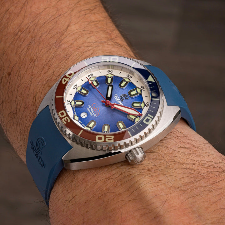 CORE DIVER Red/Blue Refractor Core Diver | Blue Dial