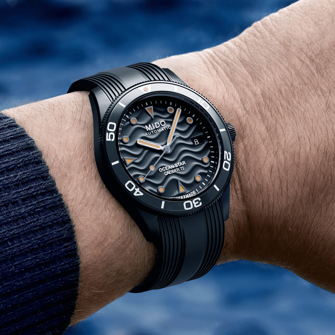 Ocean Star 39 Black / Rubber | Black Dial