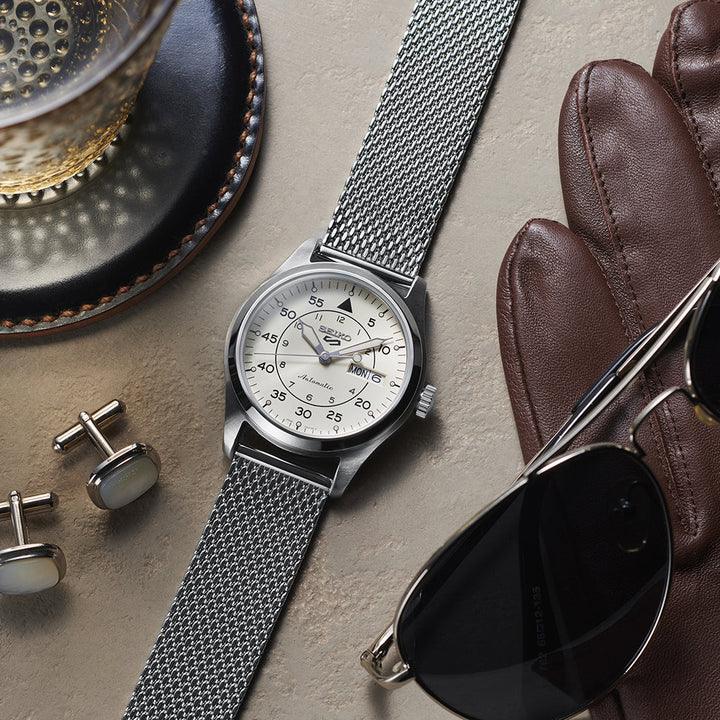 5 Sports Field Cream Dial / Steel Mesh Bracelet Cream White Dial
