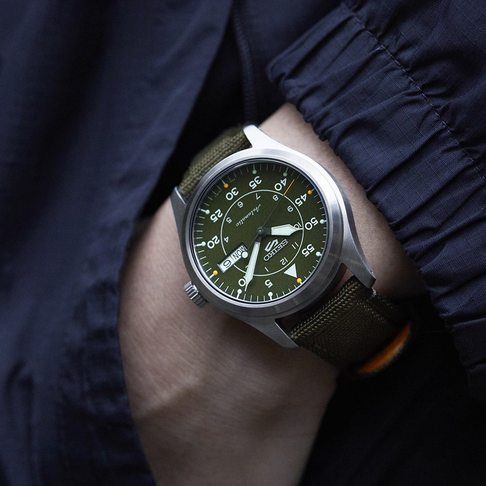 5 Sports Field Series Green Dial Green Nylon Strap 39.4mm Green Dial