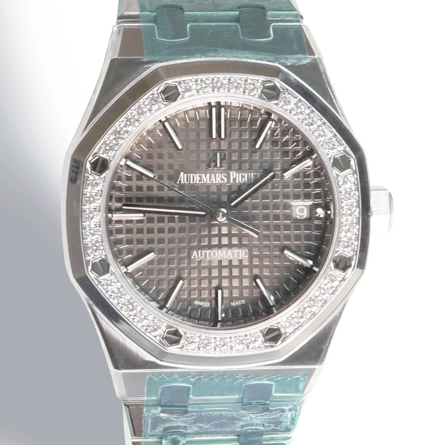 Preowned AP - Royal Oak - 37mm Chronograph Grey Dial Diamond Bezel Stainless Steel (Ladies)